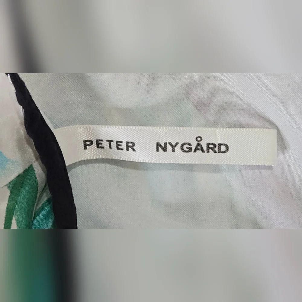 Peter Nygård 100% Silk Artistic Floral‎ A-Line Skirt Size 10 NWOT
